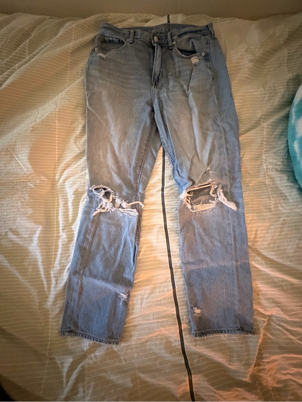 American Eagle Outfitters Light Wash Distressed Straight Leg Jeans